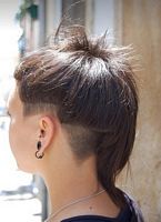 asymetryczne fryzury krótkie - uczesanie damskie z włosów krótkich zdjęcie numer 152A